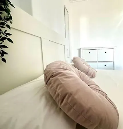 Shining Loft At Park Golf Apartman *